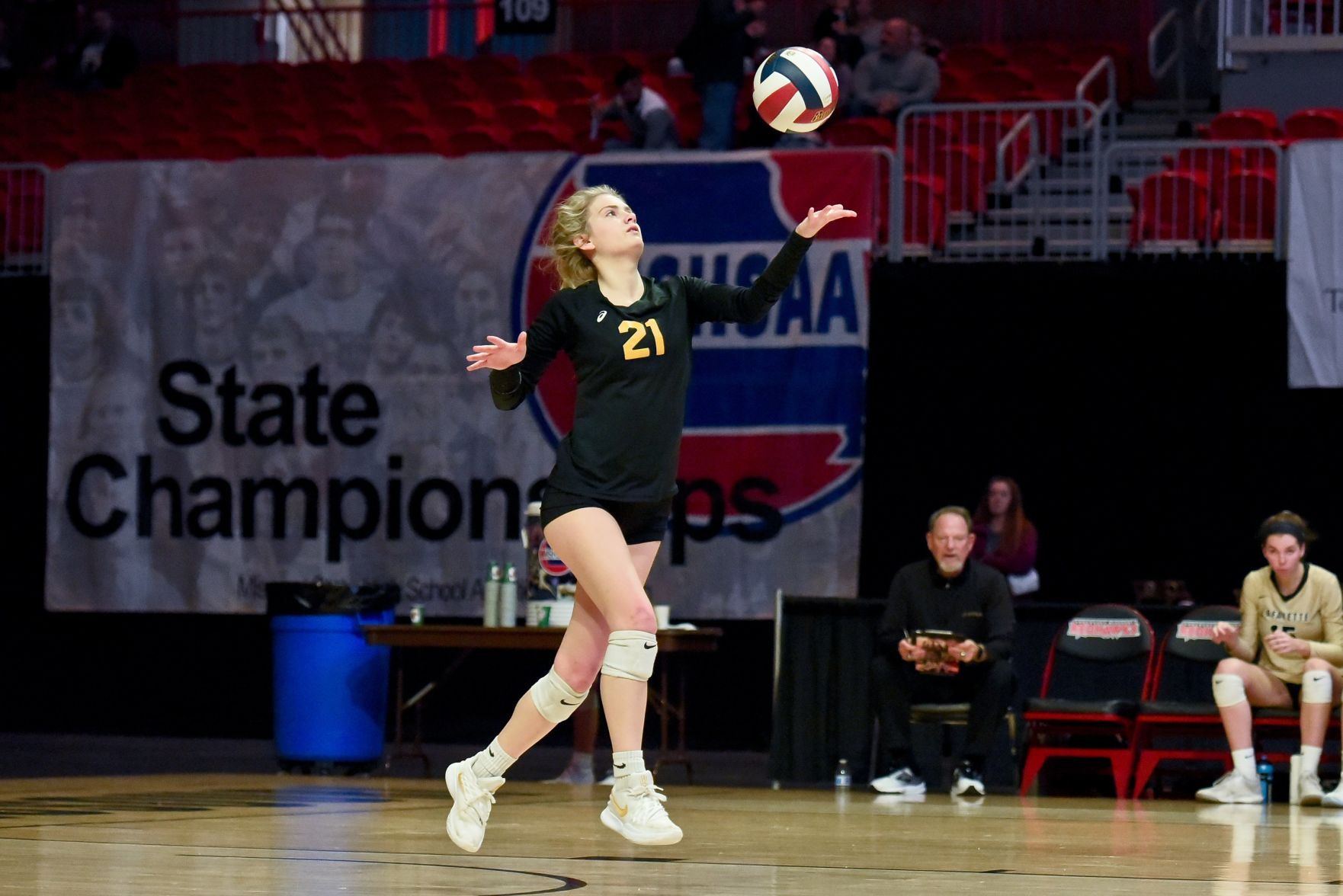 11/09/19 - Girls Volleyball - Class 4 state championship - Nixa vs Lafayette